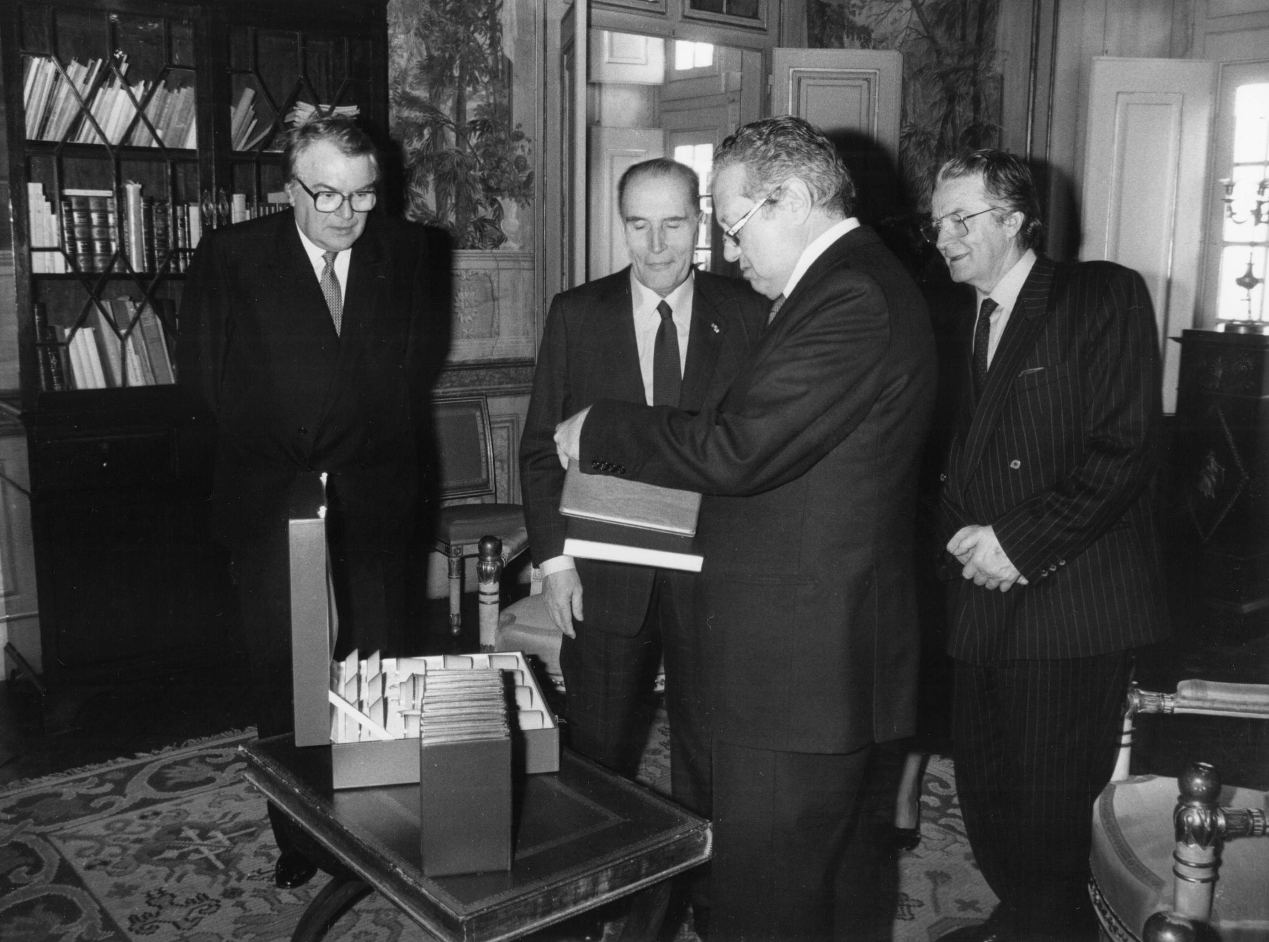 Cérémonie d'investiture de Mario SOARES, 