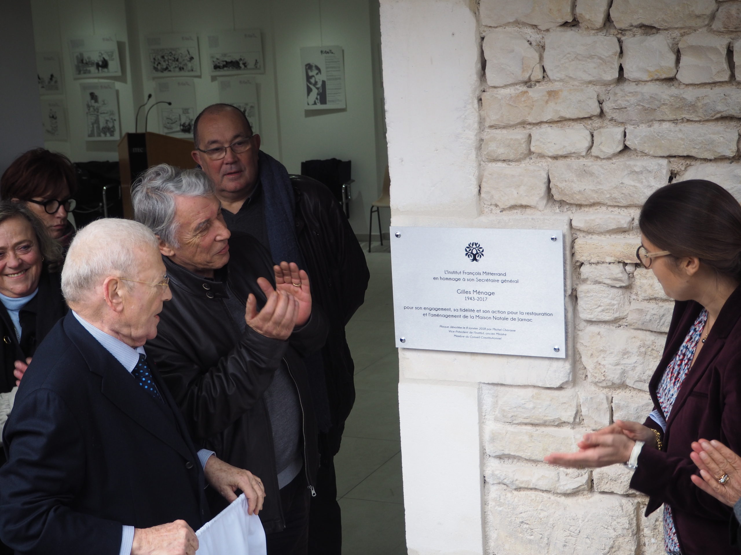 Michel Charasse dévoile la plaque