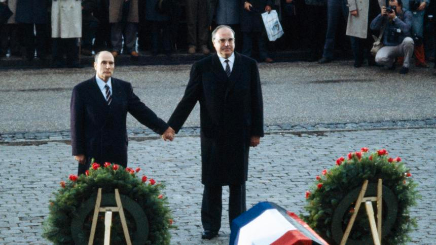 François Mitterrand et Helmut Kohl - le geste de Verdun